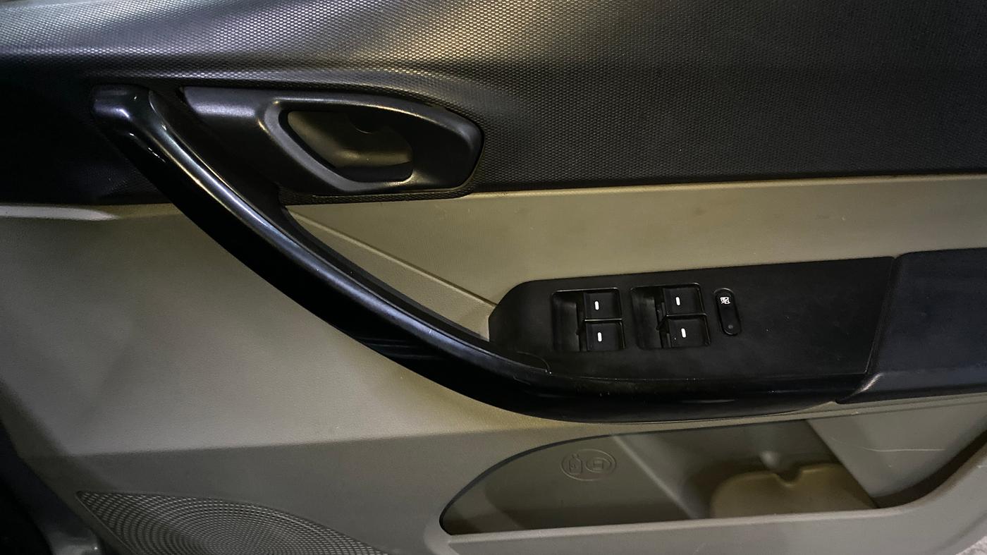 2019 Tata Tiago WIZZ EDITION PETROL, CNG, Manual, 92,379 km, Driver Side Door Panels Control