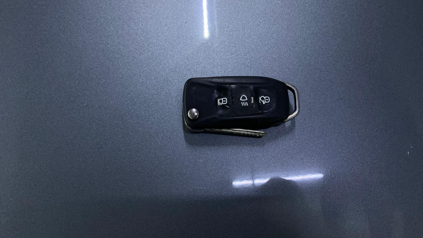 2019 Tata Tiago WIZZ EDITION PETROL, CNG, Manual, 92,379 km, Key Close Up