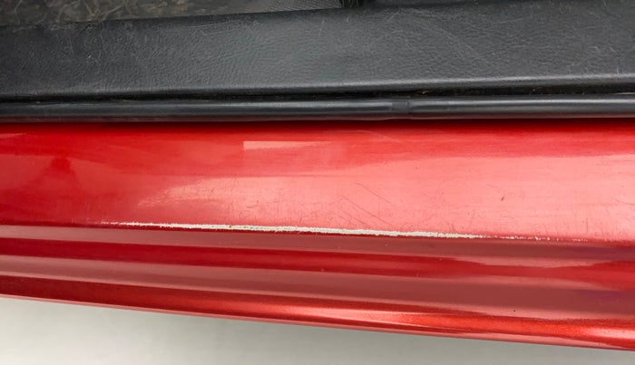 2013 Maruti Swift VDI, Diesel, Manual, 40,551 km, Left running board - Minor scratches