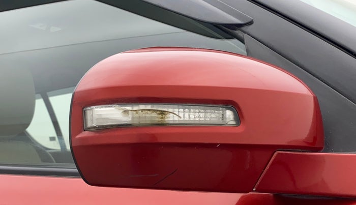 2013 Maruti Swift VDI, Diesel, Manual, 40,551 km, Right rear-view mirror - Indicator light has minor damage