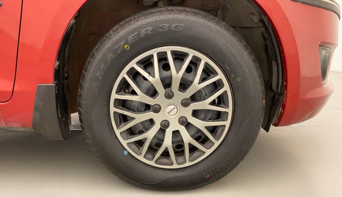 2013 Maruti Swift VDI, Diesel, Manual, 40,551 km, Right Front Wheel