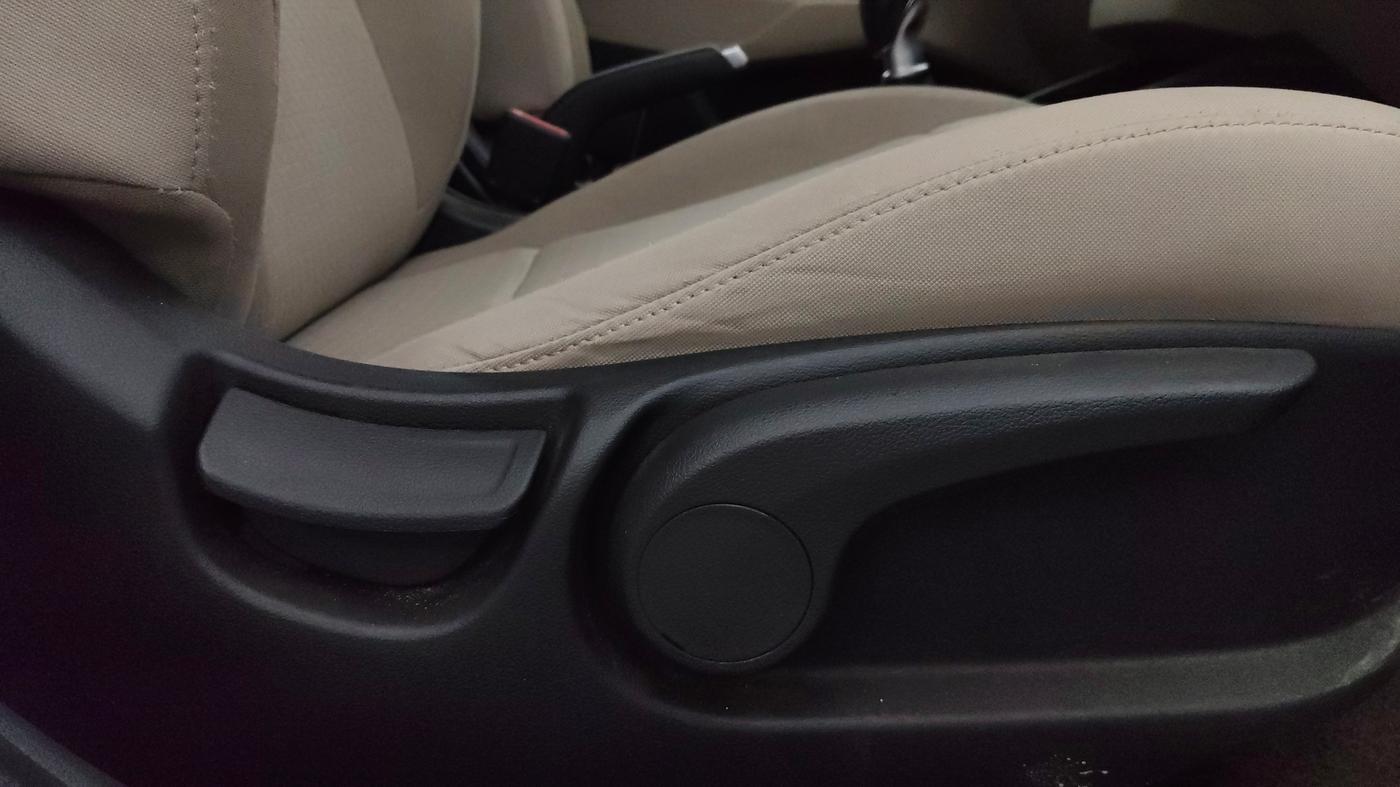 2020 Hyundai Verna SX 1.5 VTVT, Petrol, Manual, 27,283 km, Driver Side Adjustment Panel