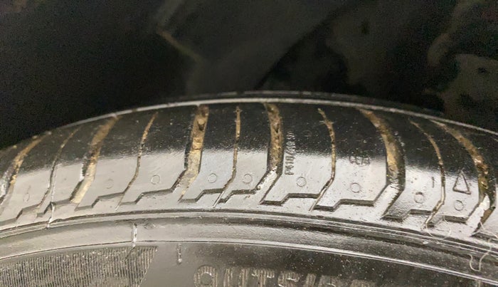 2015 Hyundai Elite i20 ASTA 1.2, Petrol, Manual, 69,164 km, Left Front Tyre Tread