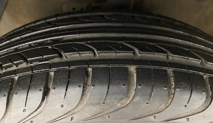 2014 Hyundai i20 MAGNA O 1.2, Petrol, Manual, 18,483 km, Left Front Tyre Tread