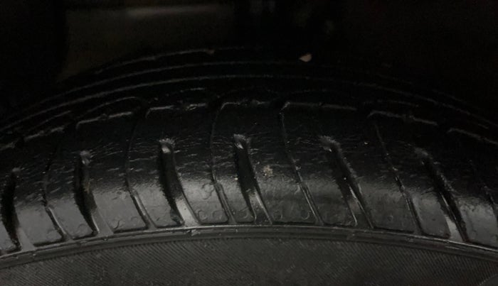 2016 Hyundai Xcent SX 1.2, Petrol, Manual, 70,197 km, Left Front Tyre Tread