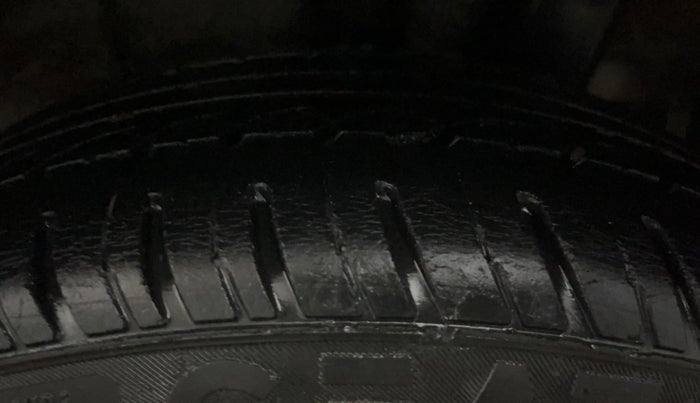 2016 Hyundai Xcent SX 1.2, Petrol, Manual, 70,197 km, Left Rear Tyre Tread