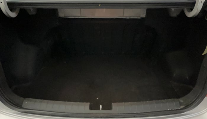 2016 Hyundai Xcent SX 1.2, Petrol, Manual, 70,197 km, Boot Inside