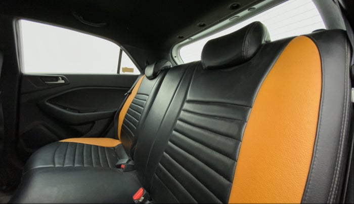 2017 Hyundai i20 Active 1.4 SX, Diesel, Manual, 84,553 km, Right Side Rear Door Cabin