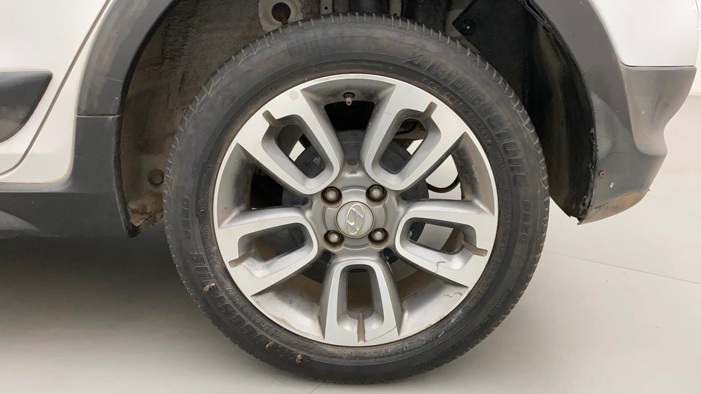 2017 Hyundai i20 Active 1.2 S, Petrol, Manual, 37,939 km, Left Rear Wheel