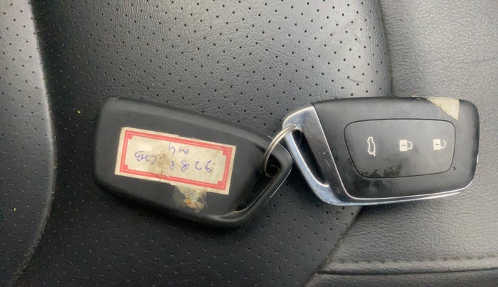 2020 MG HECTOR SHARP 1.5 DCT PETROL, Petrol, Automatic, 31,170 km, Key Close Up