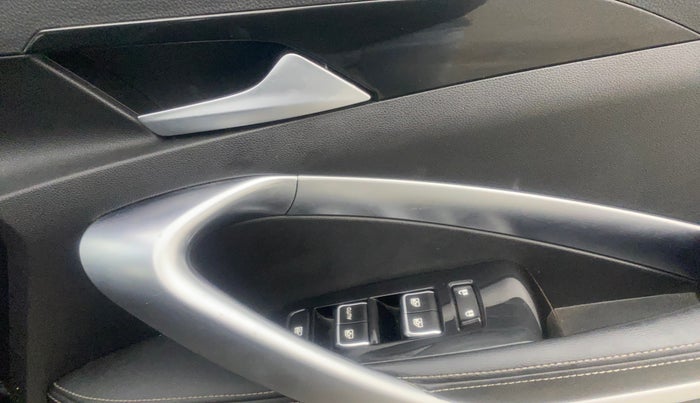 2020 MG HECTOR SHARP 1.5 DCT PETROL, Petrol, Automatic, 31,170 km, Driver Side Door Panels Control