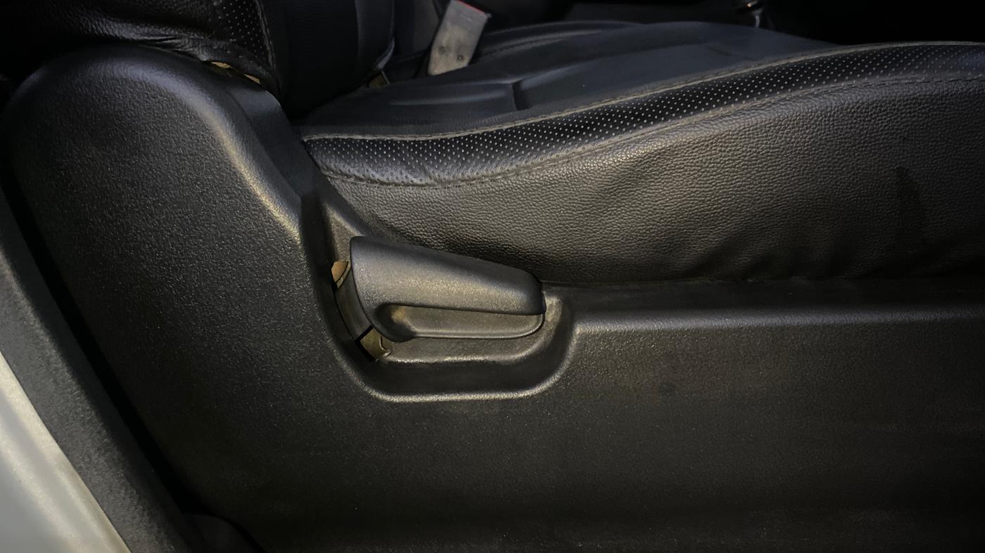 2017 Maruti Wagon R 1.0 VXI, Petrol, Manual, 80,616 km, Driver Side Adjustment Panel