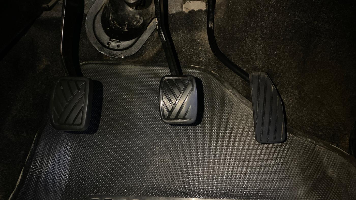 2017 Maruti Wagon R 1.0 VXI, Petrol, Manual, 80,616 km, Pedals