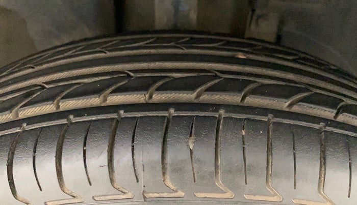 2017 Renault Kwid RXT 1.0, Petrol, Manual, 15,842 km, Right Front Tyre Tread
