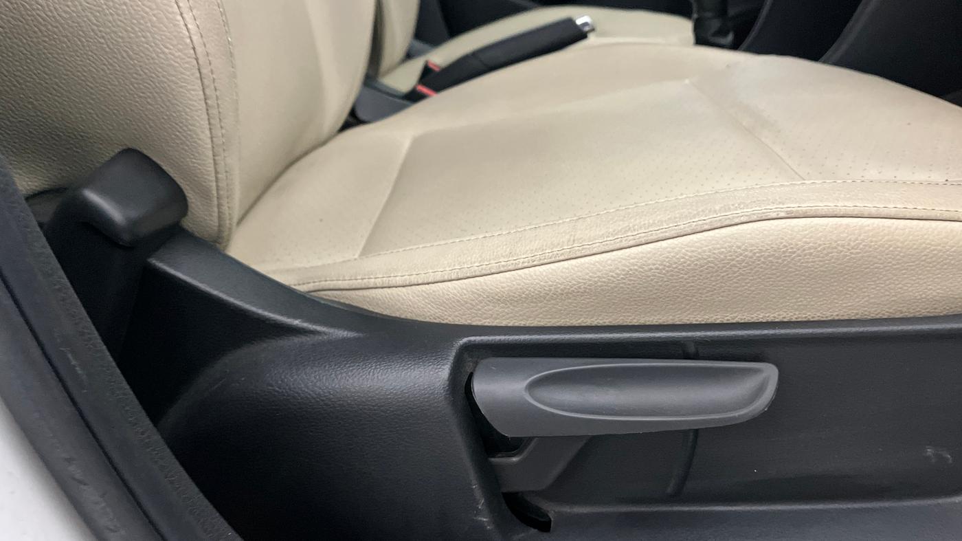 2020 Skoda Rapid STYLE TSI, Petrol, Manual, 55,442 km, Driver Side Adjustment Panel