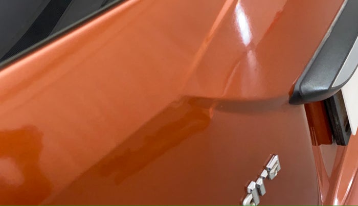 2015 Mahindra XUV500 W10, Diesel, Manual, 57,926 km, Dicky (Boot door) - Slightly dented