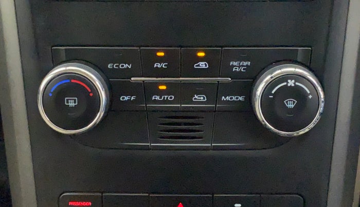 2015 Mahindra XUV500 W10, Diesel, Manual, 57,926 km, Automatic Climate Control