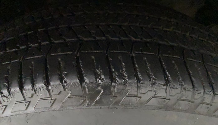 2015 Mahindra XUV500 W10, Diesel, Manual, 57,926 km, Left Rear Tyre Tread