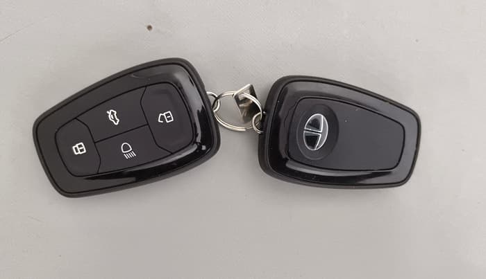 2022 Tata NEXON XZ PLUS PETROL, Petrol, Manual, 50,400 km, Key Close Up