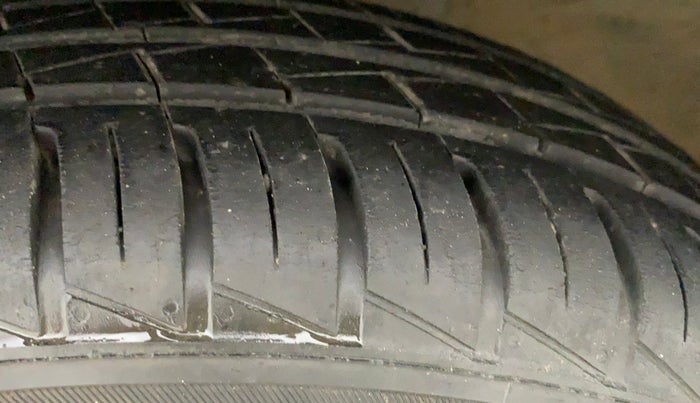 2021 Renault Kwid CLIMBER 1.0 (O), Petrol, Manual, 24,136 km, Left Front Tyre Tread