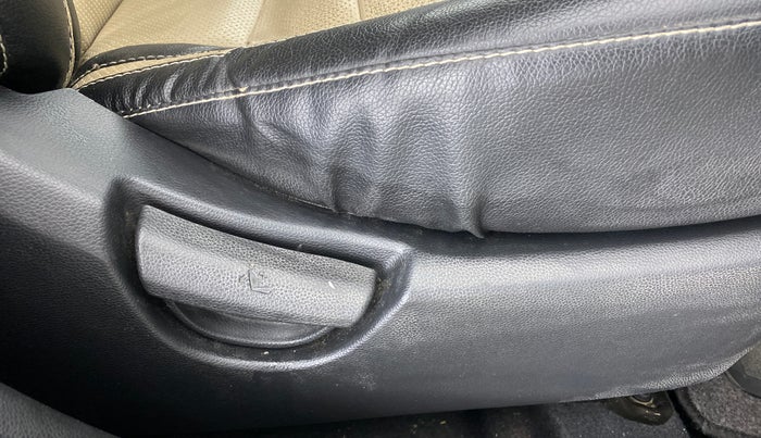 2013 Hyundai Grand i10 SPORTZ 1.2 KAPPA VTVT, Petrol, Manual, 60,634 km, Driver Side Adjustment Panel