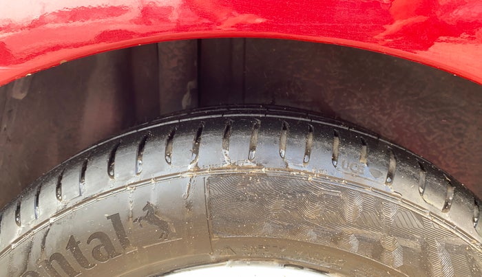 2017 Ford Figo Aspire TITANIUM 1.2 PETROL, CNG, Manual, 85,056 km, Right Rear Tyre Tread