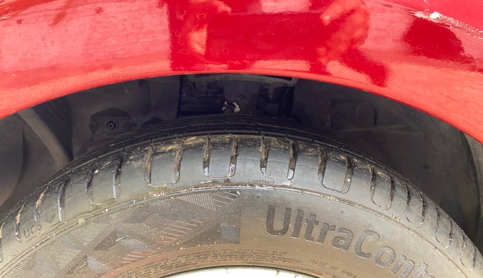 2017 Ford Figo Aspire TITANIUM 1.2 PETROL, CNG, Manual, 85,056 km, Left Front Tyre Tread