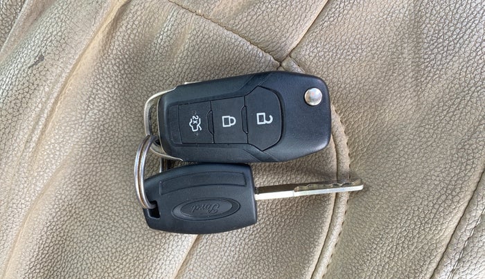 2017 Ford Figo Aspire TITANIUM 1.2 PETROL, CNG, Manual, 85,056 km, Key Close Up