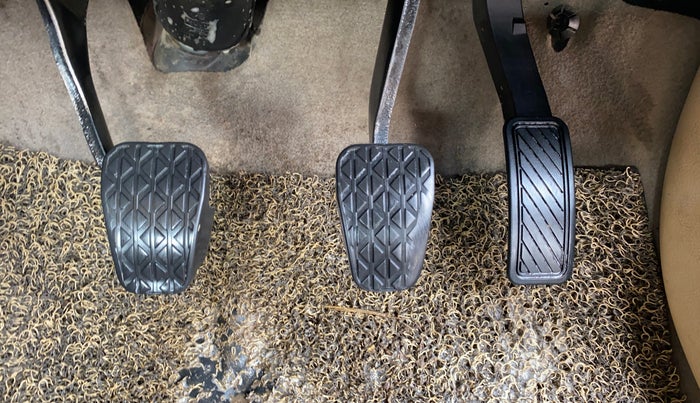 2017 Ford Figo Aspire TITANIUM 1.2 PETROL, CNG, Manual, 85,056 km, Pedals