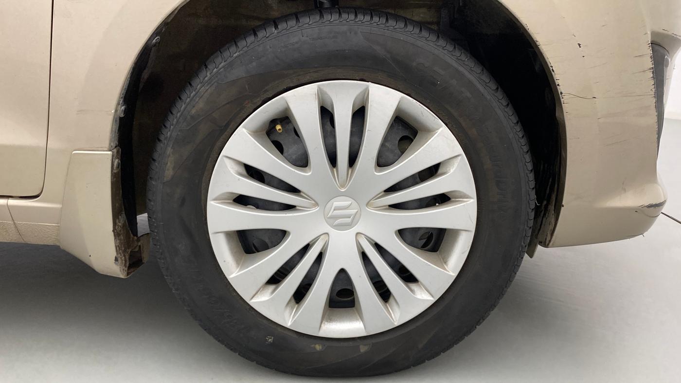 2013 Maruti Ertiga VXI, Petrol, Manual, 51,926 km, Right Front Wheel