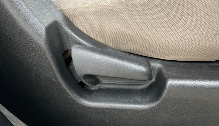 2015 Maruti Wagon R 1.0 VXI, Petrol, Manual, 30,157 km, Driver Side Adjustment Panel