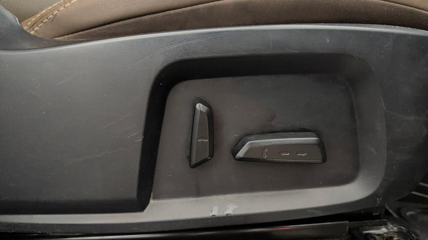 2021 Tata Harrier XZA PLUS 2.0L, Diesel, Automatic, 72,986 km, Driver Side Adjustment Panel
