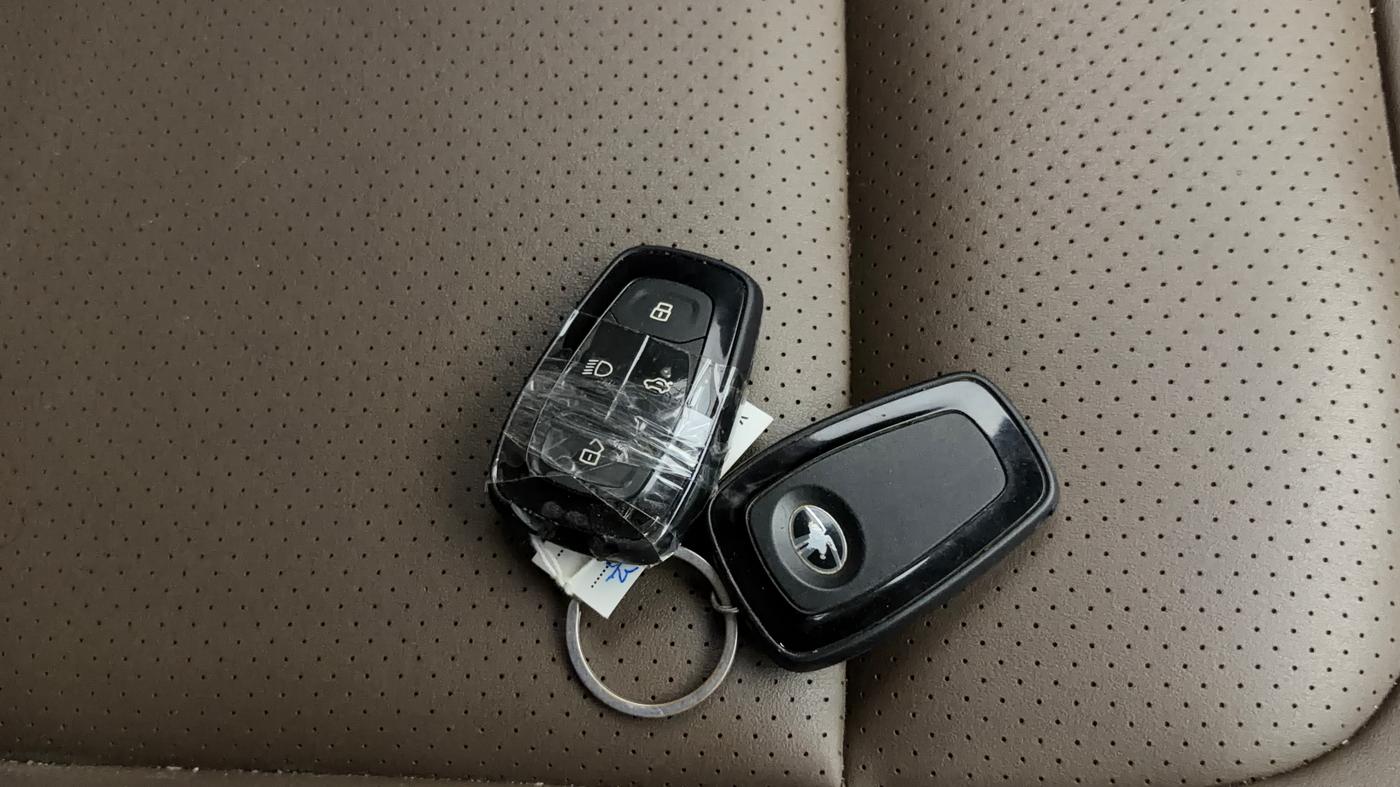 2021 Tata Harrier XZA PLUS 2.0L, Diesel, Automatic, 72,986 km, Key Close Up