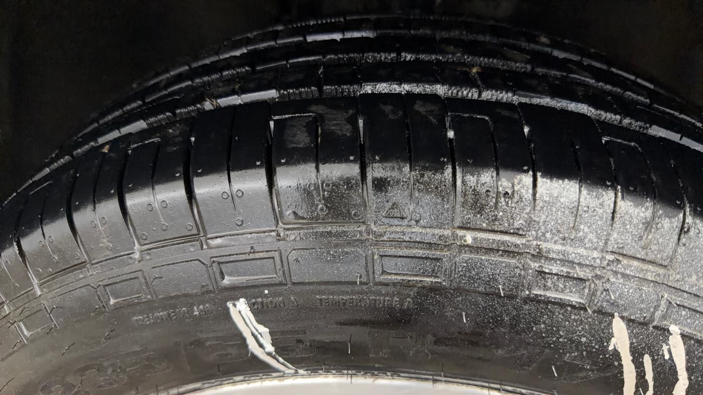 2021 Tata Harrier XZA PLUS 2.0L, Diesel, Automatic, 72,986 km, Right Front Tyre Tread