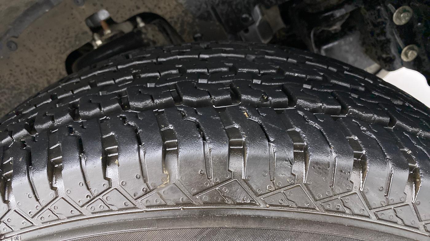 2021 Mahindra Thar LX PETROL HT 4WD AT, Petrol, Automatic, 11,287 km, Right Front Tyre Tread