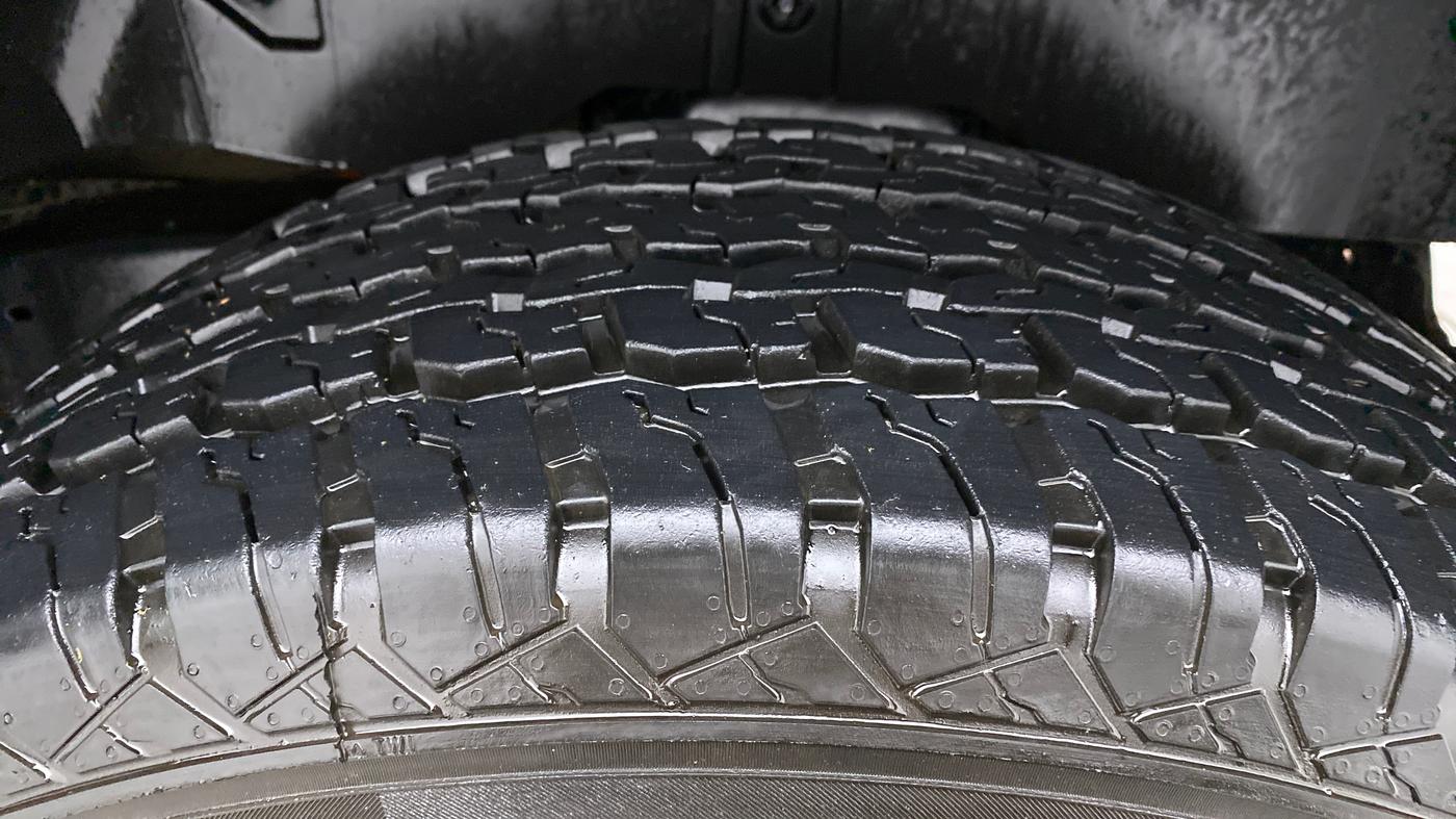 2021 Mahindra Thar LX PETROL HT 4WD AT, Petrol, Automatic, 11,287 km, Left Rear Tyre Tread