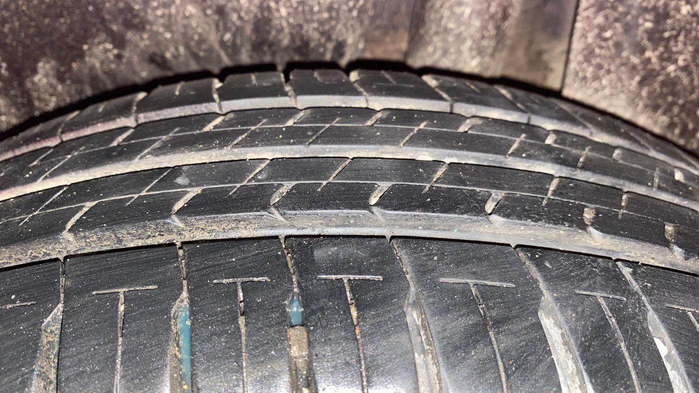 2023 Maruti Ertiga VXI SHVS, Petrol, Manual, 9,087 km, Left Rear Tyre Tread
