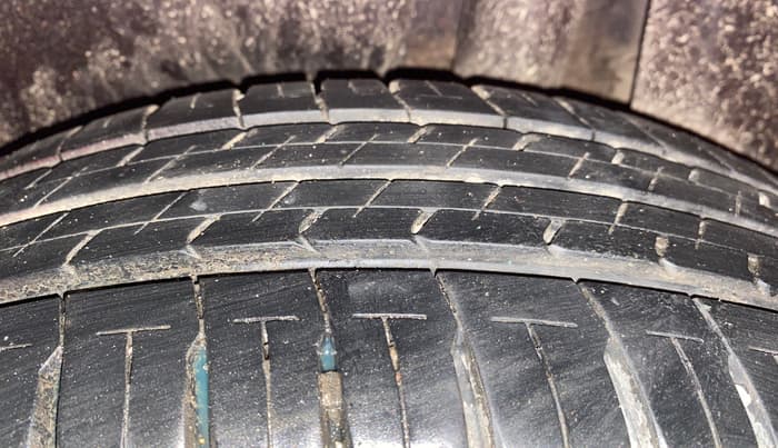 2023 Maruti Ertiga VXI SHVS, Petrol, Manual, 9,131 km, Left Rear Tyre Tread