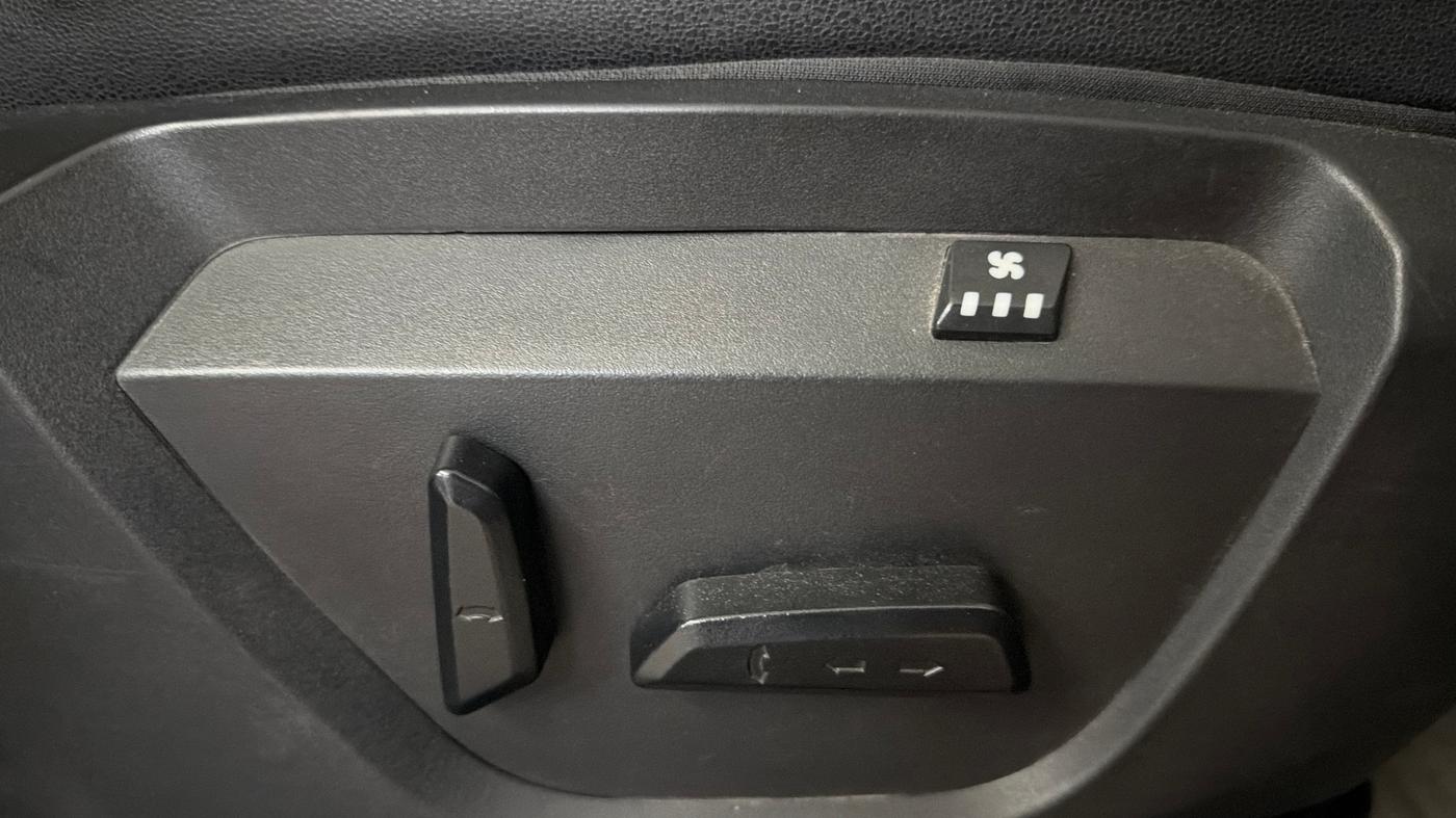 2022 Tata Safari XZA PLUS KAZIRANGA, Diesel, Automatic, 56,987 km, Driver Side Adjustment Panel