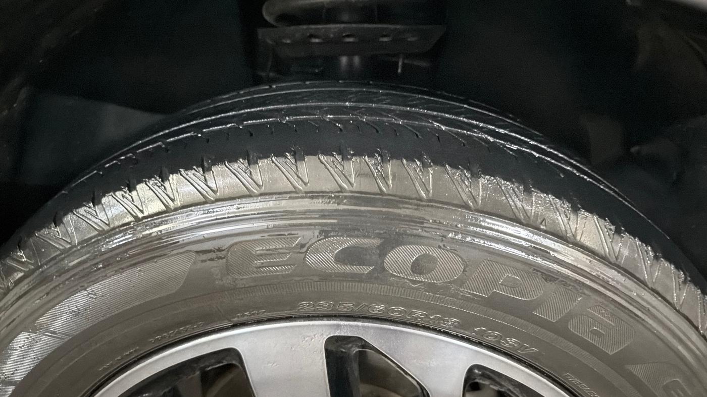 2022 Tata Safari XZA PLUS KAZIRANGA, Diesel, Automatic, 56,987 km, Right Front Tyre Tread