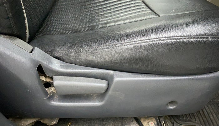 2019 Maruti Alto K10 VXI, CNG, Manual, 54,233 km, Driver Side Adjustment Panel