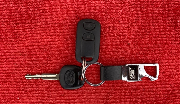 2011 Toyota Etios Liva G, Petrol, Manual, 67,229 km, Key Close Up