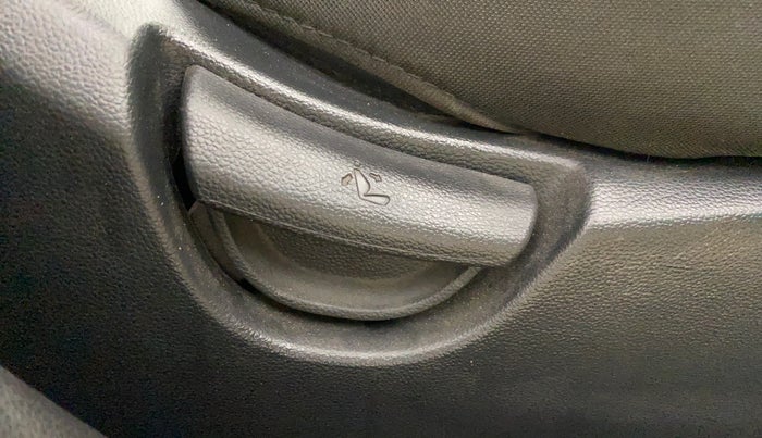 2017 Hyundai Grand i10 MAGNA 1.2 KAPPA VTVT, Petrol, Manual, 11,159 km, Driver Side Adjustment Panel