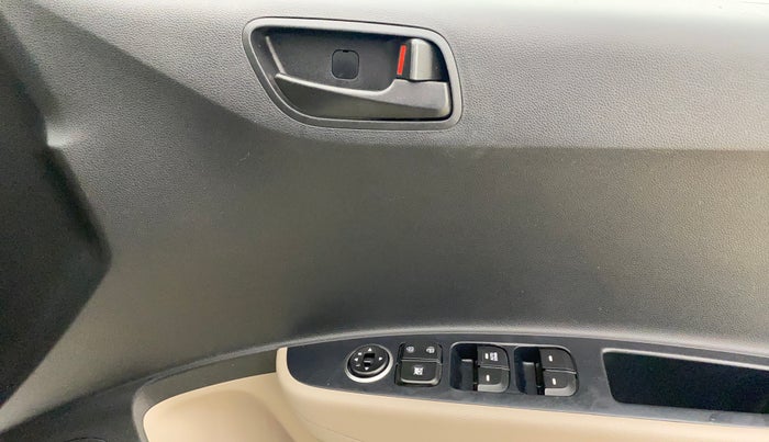 2017 Hyundai Grand i10 MAGNA 1.2 KAPPA VTVT, Petrol, Manual, 11,159 km, Driver Side Door Panels Control