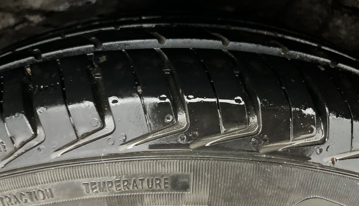 2015 Hyundai i10 SPORTZ 1.1, Petrol, Manual, 40,596 km, Right Rear Tyre Tread