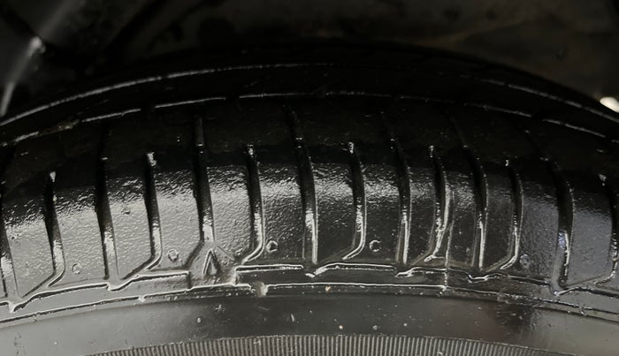 2015 Hyundai i10 SPORTZ 1.1, Petrol, Manual, 40,596 km, Left Rear Tyre Tread