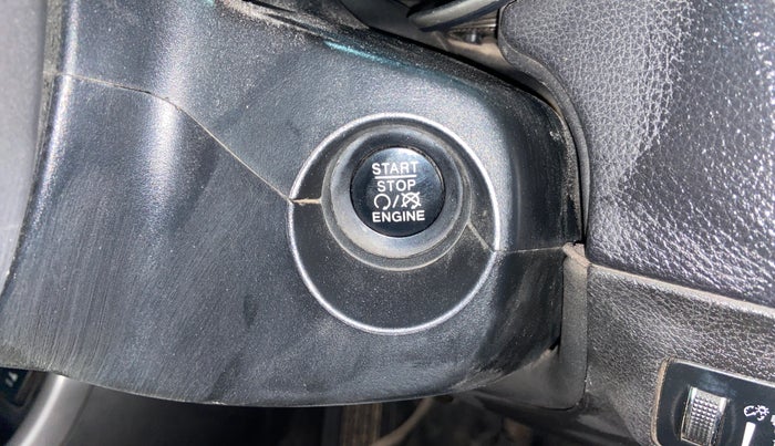 2017 Jeep Compass LONGITUDE (O) 2.0 DIESEL, Diesel, Manual, 1,20,527 km, Keyless Start/ Stop Button