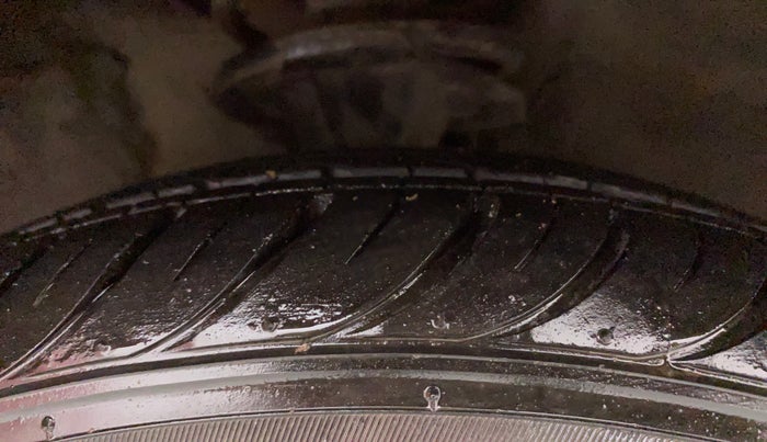 2011 Hyundai i10 MAGNA 1.2, Petrol, Manual, 91,757 km, Right Front Tyre Tread