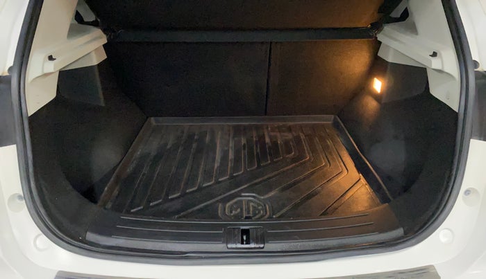 2022 MG ASTOR SHARP EX 1.5 MT, Petrol, Manual, 25,227 km, Boot Inside