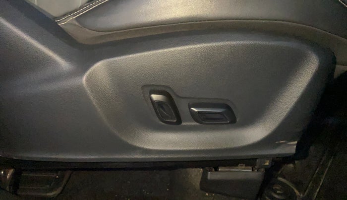 2022 MG ASTOR SHARP EX 1.5 MT, Petrol, Manual, 25,227 km, Driver Side Adjustment Panel